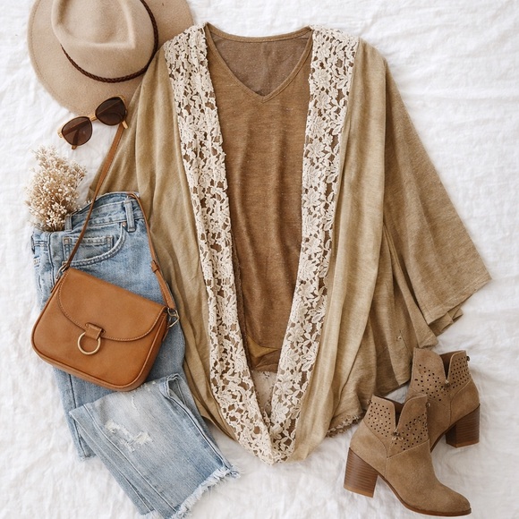 Altar'd State Tops - Alter’d State Boho Asymmetrical Lace Drape Top – Medium